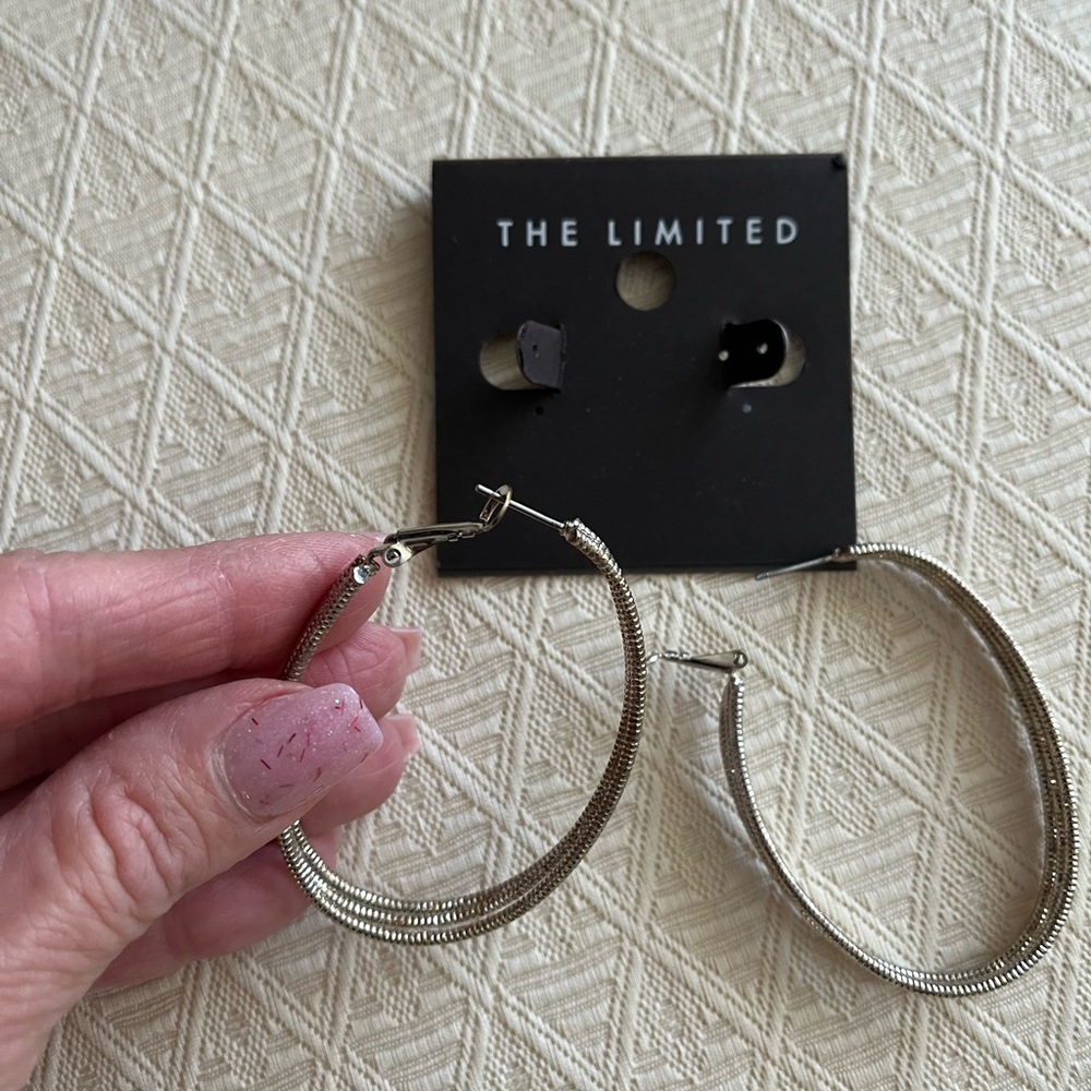The Limited Silvertone Hoop Pierced Earrings NWT - Picture 9 of 10